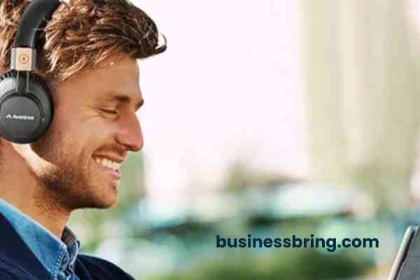 Benefits of Wired Headphones Over Wireless